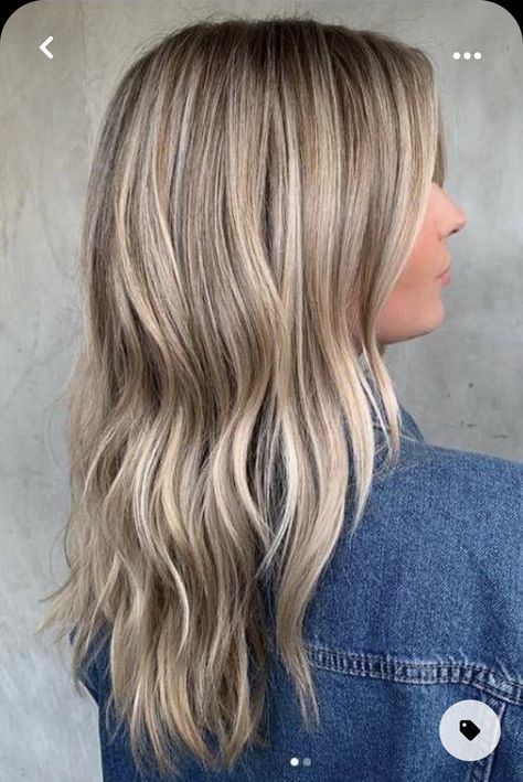 Ombre Hair Color For Brunettes, Winter Hair Trends, Fall Blonde Hair, Hair Upstyles, Blending Gray Hair, Ash Blonde Hair, Blonde Hair Inspiration, Low Lights Hair, Short Hair Balayage