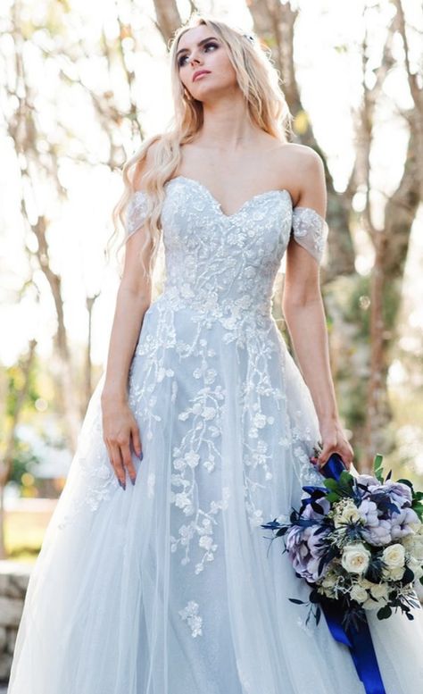 Harry Potter Wedding Theme Bridesmaid, Ravenclaw Wedding Dress, Harry Potter Wedding Dresses, Ravenclaw Wedding, Harry Potter Wedding Dress, Ice Blue Wedding Dress, Aesthetic Weddings, Starlight Wedding, Ballroom Aesthetic