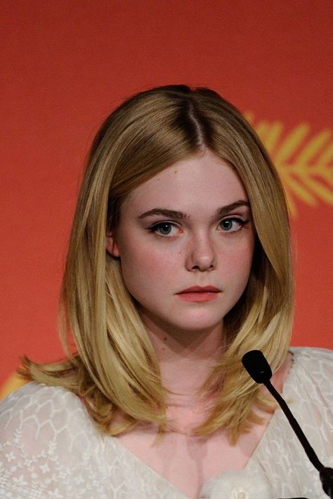 Serious Look Elle Fanning Hair, Elle Fanning, Grunge Hair, Dream Hair, 가을 패션, Layered Hair, About Hair, Cut And Color, Hair Looks