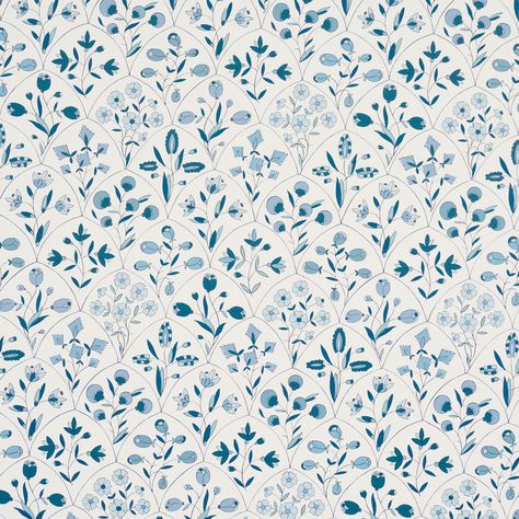 Frances Scallop Floral - Blues Wallpapers French Country Wallpaper, House Of Hackney Wallpaper, Wallpaper Crafts, Painting Antique Furniture, Schumacher Wallpaper, Scallop Design, Wallpaper Rolls, Floral Elements, Bathroom Wallpaper