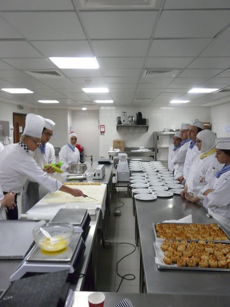 Intermediate Students with Chef Barbara in our pastry kitchen Culinary Arts Schools, Culinary Student, Pastry Kitchen, Bakers Kitchen, Student Aesthetic, Career Motivation, Central Kitchen, Pastry And Bakery, Culinary School