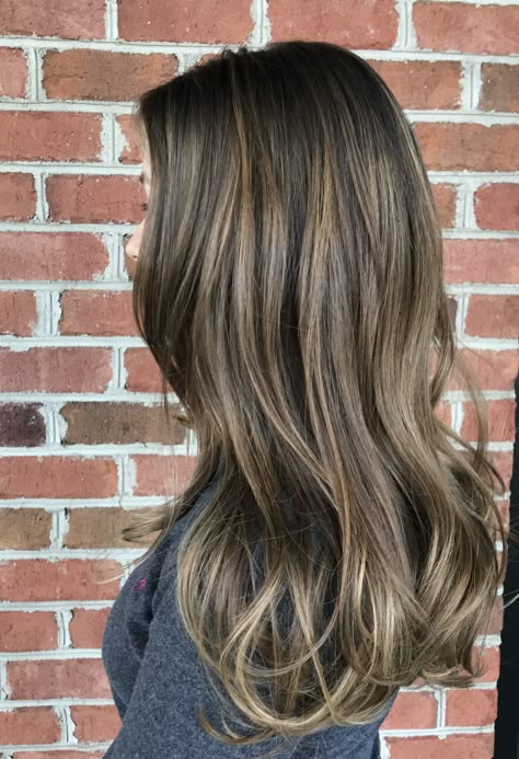 Well blended balayage Golden Bayalage On Dark Hair, Soft Brown Balayage Subtle Highlights, Subtle Beige Balayage, Partial Balayage Light Brown, Creamy Beige Balayage Brunette, Blended Balayage, Beige Dimensional Balayage, Balyage Hair, Highlights Curly Hair