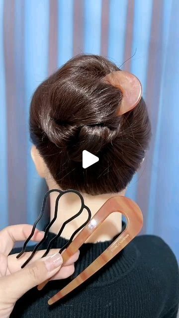 Hair Tying Ideas, Long Hairstyle, Hair Upstyles, Easy Hair Updos, Trendy Hairstyle, Bun Hairstyle, Cool Braids, Work Hairstyles, Peinados Fáciles Para Cabello Corto