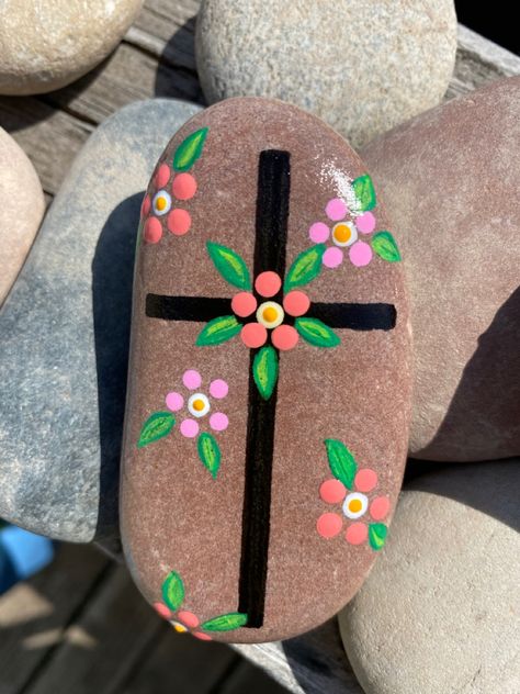 Prayer Rocks, Stones For Garden, Stones Aesthetic, Diy Rock Art, Painted Rock Animals, Rock Painting Ideas, Painted Rocks Kids, Easter Bunny Crafts, Painted Rocks Craft