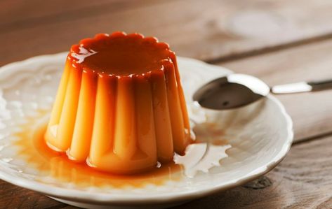 Flan cremoso de mamey | Recetas de Cocina Delirante Easy Spanish Desserts, Desserts From Spain, Spanish Dessert Recipes, Fried Milk, Chocolate Flan, Spanish Desserts, كريم كراميل, Most Popular Desserts, Custard Desserts