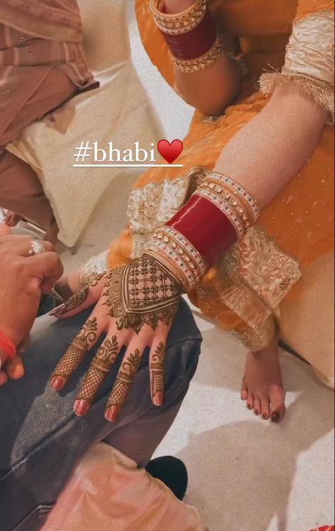 Mehndi Captions For Bride, Indian Marriage Snap, Mehndi Hand Snapchat Story, Wedding Stories Instagram, Mehendi Instagram Stories, Marriage Snapchat Story, Bride Instagram Story, Instagram Wedding Story Ideas, Mehandi Captions For Instagram