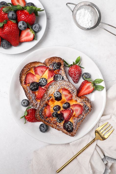 Air Fryer Toast, Yogurt Toast, Berry Toast, Berry French Toast, Strawberries And Blueberries, Sweet Custard, Sliced Strawberries, Brioche Bread, Creme Brûlée