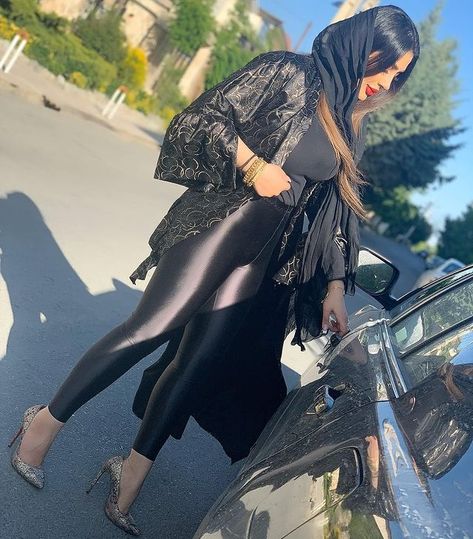 Persian Girl, Curvy Women Dresses, Persian Women, Goth Outfit Ideas, Look Legging, Dark Portrait, Persian Fashion, Wet Look Leggings, Silk Clothes