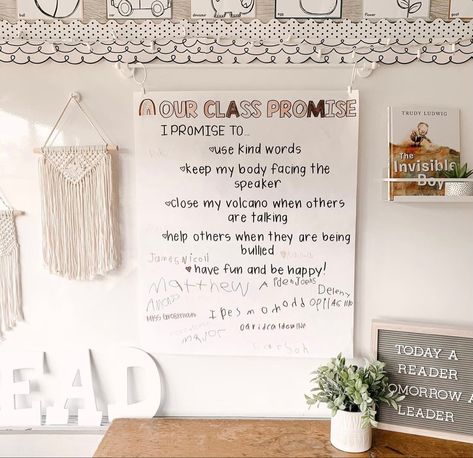 Our Class Promise, Class Promise, Teaching Classroom Decor, Classroom Goals, Dream Classroom, Kindergarten Classroom Decor, Elementary Classroom Decor, Elementary School Classroom, Classroom Jobs