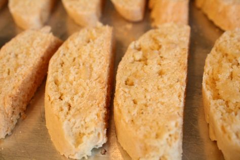 Swedish Rusks Recipe, Rusk Recipe, Scandinavian Recipes, Nibbles For Party, Biscotti Recipe, Scandinavian Food, Almond Flavor, Swedish Recipes, Xmas Food