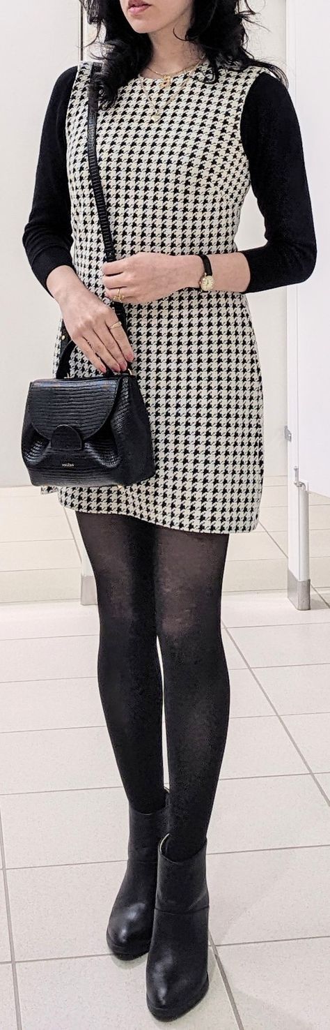 Cashmere black sweater with checkered black and white dress, paired with black boots and leather bag Black N White Dress, Classic Chic, White Outfits, Frankenstein, Black Sweaters, Daily Outfits, Black Boots, Work Outfit, Work Wear