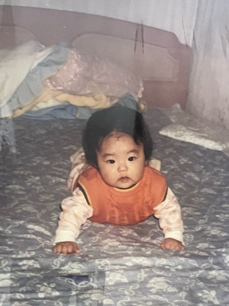 Itzy Yeji Baby Picture, Sibling Photos, Itzy Yeji, Childhood Photos, Aesthetic Photography Grunge, Anniversary Photos, Romance Movies, Cute Images, Baby Pictures