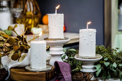 Debbie Matenopoulos is making edible candles out of white chocolate, chocolate mousse and raspberries. Edible Candles, Christmas Cheesecake, Chocolate Candle, Cylinder Candles, Chocolate Mousse Recipe, Melting White Chocolate, Food Candles, Special Desserts, Mousse Recipes