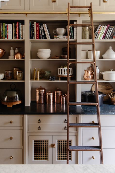 Bookshelf In Kitchen, Cottage Vibes, Kitchen Ladder, Kitchen Farmhouse, Countertop Materials, Modern Farmhouse Kitchens, Ikea Kitchen, Decoration Inspiration, Kitchen Decoration