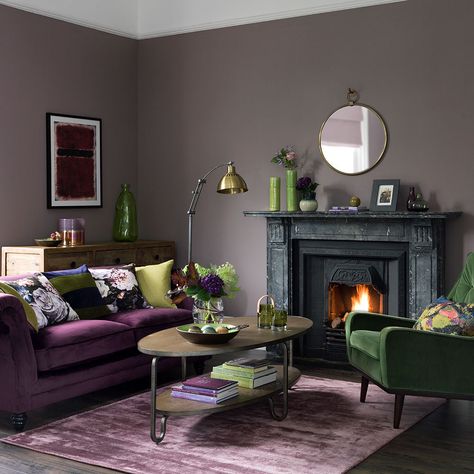 Green-living-room-ideas-regal-purple Mauve Living Room, Sage Living Room, Green Living Room Ideas, Dark Green Living Room, Burgundy Living Room, Green Living Room Decor, Purple Living Room, Green Living Room, Living Room Color Schemes