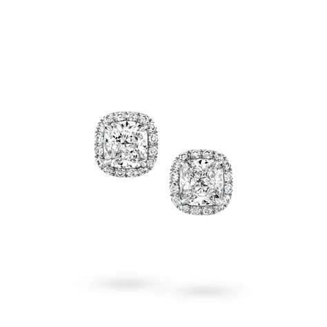 Diamond earrings that showcase the superlative beauty and brilliance of Harry Winston gemstones. Discover platinum diamond earstuds on the website. Harry Winston Jewelry, Jewelry Styles, Harry Winston, Diamond Jewel, Classy Jewelry, Expensive Jewelry, Cushion Cut Diamonds, Fine Jewels, Mode Inspo