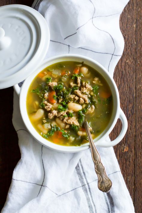 This Ground Turkey White Bean Kale Soup is incredibly comforting, filling and perfect for the busy weeknights because it’s ready in less than 30 minutes. Bean Kale Soup, White Bean Kale, White Bean Kale Soup, Ground Turkey Pasta, Ground Turkey Soup, Kale Soup Recipes, Turkey Pasta, Turkey Soup Recipe, Healthy Ground Turkey