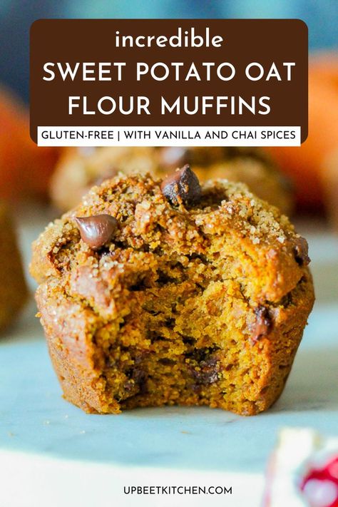 These delicious, maple syrup-sweetened oat flour sweet potato muffins are moist, high rising, and replete with vanilla, chai spices, and chocolate. Chai Muffins, Oat Flour Muffins, Sweet Potato Flour, Oat Flour Recipes, Chai Spices, Gluten Free Sweet Potato, Potato Muffins, Sweet Potato Muffins, Stuffed Sweet Potato Healthy