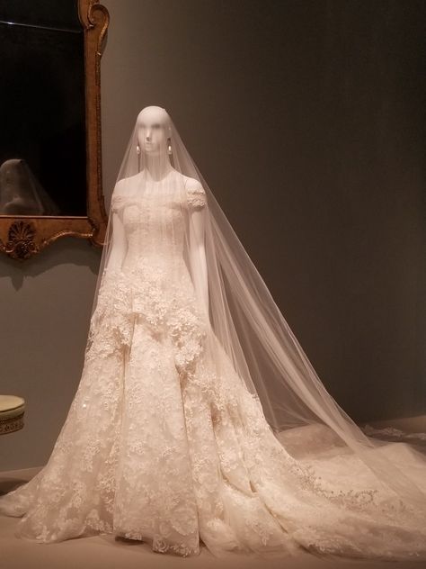 S Wedding Dress, Victorian Wedding Dress, Royal Wedding Dress, Pretty Wedding Dresses, Amal Clooney, White Wedding Dress, Victorian Wedding, Wedding Gowns Vintage, Wedding Dress Couture