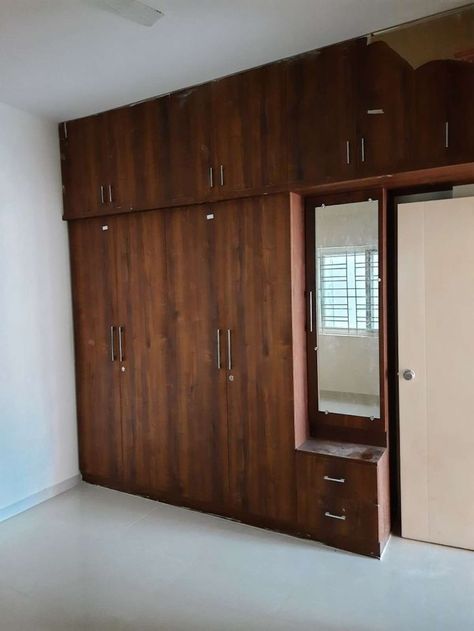 Bathroom Doors Indian, Cubbords Design, Cupboard Ideas Bedroom With Mirror, Bedroom Cubbords Ideas, Bedroom Cupboard Designs Indian, Cupboard Ideas Bedroom Indian, Cubbords Bedroom Design, Indian Wardrobe Ideas Bedroom, Aluminium Cupboards