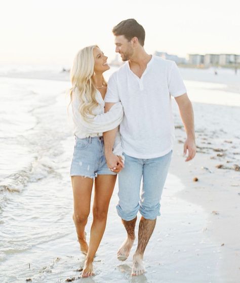 Engagement Photo Shoot Beach, Engagement Pictures Beach, Couples Beach Photography, Couple Beach Pictures, Cute Beach Pictures, Honeymoon Pictures, Beach Photo Session, Engagement Picture Outfits, Cute Engagement Photos