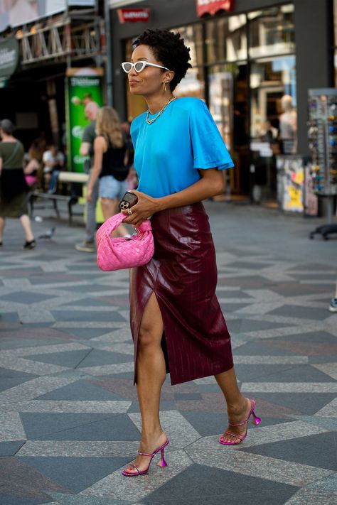 20 Summer Outfit Ideas To Steal From Copenhagen’s Coolest #refinery29uk Copenhagen Fashion Week Street Style, Copenhagen Street Style, Summer Outfit Ideas, Glam Look, Copenhagen Style, Copenhagen Fashion Week, Black Leather Skirts, Looks Street Style, Street Style Summer