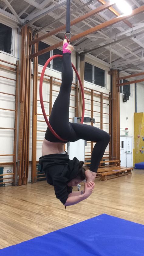 Aerial Hoop Poses, Aerial Hoop Beginner, Lyra Poses, Lyra Moves, Aerial Silks Beginner, Aerial Hoop Moves, Aerial Hoop Lyra, Aerial Gymnastics, Beginner Poses