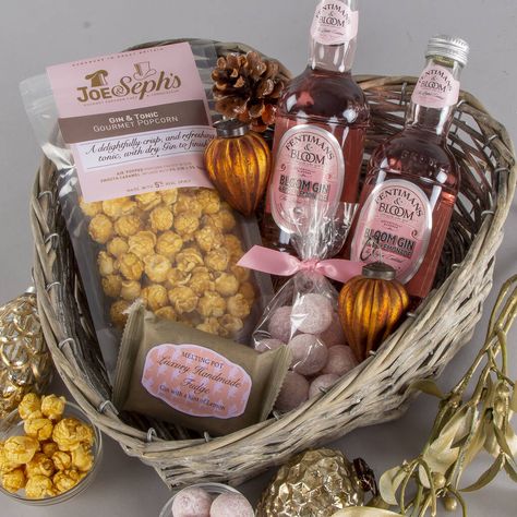 Gin Gift Basket Ideas, Gin Gift Basket, Bloom Gin, Gin Hamper, Christmas Gift Hampers, Rose Lemonade, Valentine's Day Gift Baskets, Gin Gifts, Food Hampers