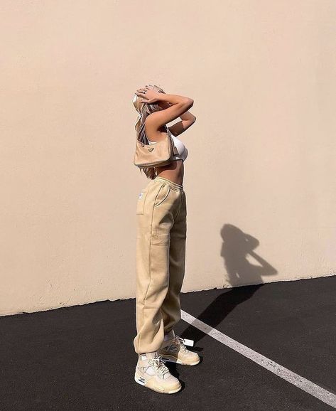 Jordan4 Outfit, Jordan 4 Retro Off White, 4s Outfit, Figures Of Speech, White Outfits For Women, Sneaker Outfits Women, Cute Outfits With Jeans, Beige Outfit, Jordan Outfits