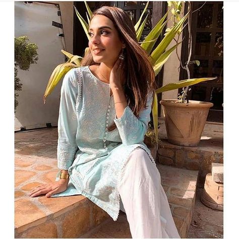 Iqra Aziz Dresses, Suno Chanda, Indian Dresses For Women, Iqra Aziz, Pakistani Couture, Simple Kurti Designs, Pakistani Fashion Casual, Casual Indian Fashion, Pakistani Dresses Casual