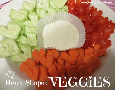 Valentines Day Veggie Tray, Valentines Vegetables, Valentine's Snacks, Valentine Snacks, Gluten Free Valentines, Animal Valentines, Snacks Kids, Veggie Platter, Valentines Snacks