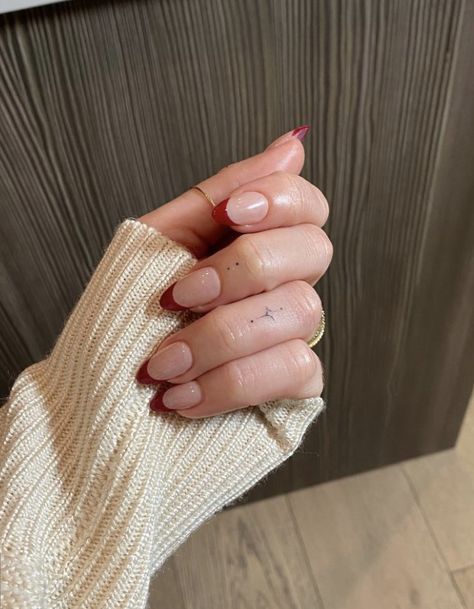 Red French Tips Almond, Dark Red French Tips, French Tips Almond, Red French Tips, Red Tip Nails, Dark Red Nails, Red French, Madelyn Cline, Stylish Nails Designs