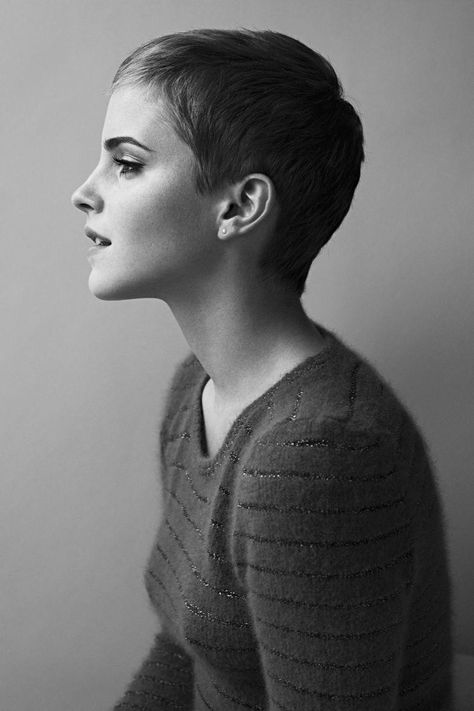 Emma Watson Pixie, Emma Watson Short Hair, Very Short Pixie Cuts, Top Girl, Penteado Cabelo Curto, Short Pixie Haircuts, Short Pixie Cut, Short Hair Styles Pixie, Short Pixie