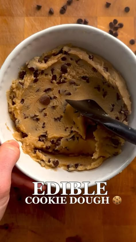 Edible Cookie Dough Recipe: Get your cookie dough fix the safe way with this delicious, classic chocolate chip cookie dough you can eat without baking! Homemade Cookie Dough Ice Cream, Cookie Dough Ice Cream Recipe, Simple Cookie Dough Recipe, Ice Cream From Scratch, Homemade Cookie Dough, Easy Homemade Cookies, Edible Cookie Dough Recipe, Cookie Dough Recipe, Chocolate Recipes Homemade