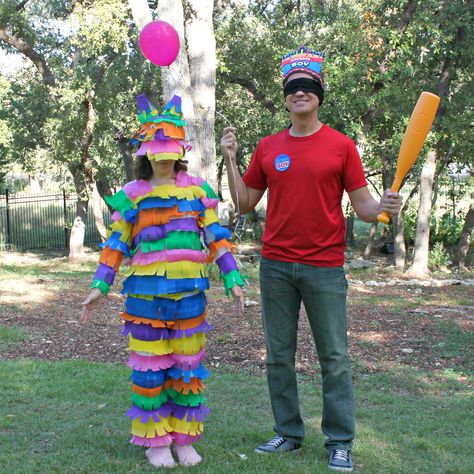 Pinata and boy costume Pinata Costume, Halloween Costumes Diy Couples, Funny Couple Costumes, Diy Couples Costumes, Diy Halloween Games, Couples Halloween Costume, Diy Pinata, Couple Costumes, Diy Kostüm