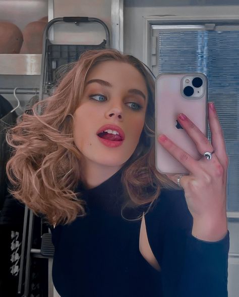 Instagram Teagan Croft, Teen Titans Love, Titans Tv Series, Raven Teen Titans, Hot Lips, Beautiful Long Hair, Gal Gadot, Hottest Celebrities, Teen Titans