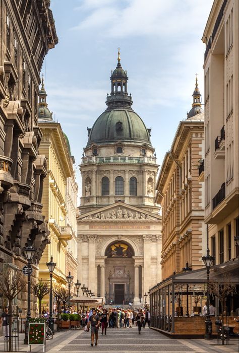 Budapest Vacation, Budapest City, Professional Photoshoot, Paris Photoshoot, St Stephen, Hungary Travel, Budapest Travel, Dream Travel Destinations, Central Europe