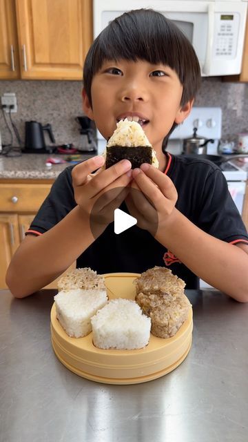 Easy Peasy Jordan on Instagram: "Onigiri time!! 🍙 Jordan’s onigiri series continues and this time he made 3 different types using our new Musubi maker we got from Japan 🤗  What’s your favorite onigiri??  #onigiri #musubi" Onigiri Bento, Onigiri Recipe, Easy Peasy, Different Types, Jordan, Japan, On Instagram, Instagram