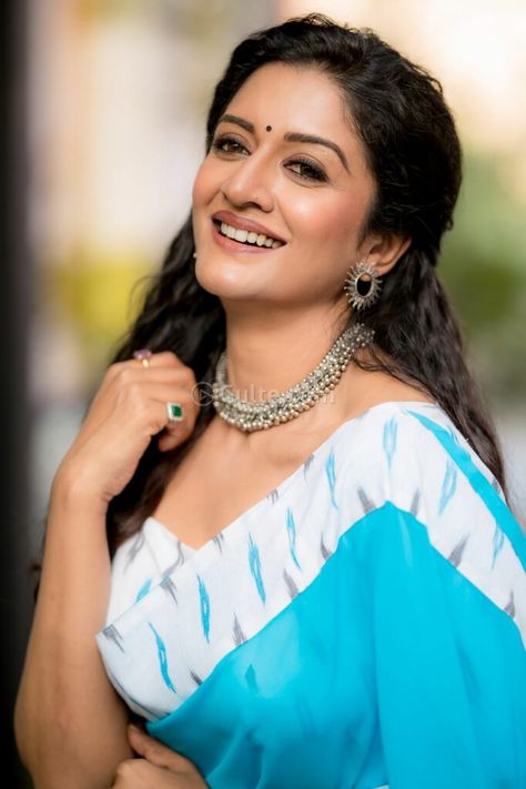 Vimala Raman, Sky Blue Saree, Saree Photos, Desi Models, Celebrity Photographers, Photographer Camera, Blue Saree, Beauty Magazine, Indian Beauty Saree