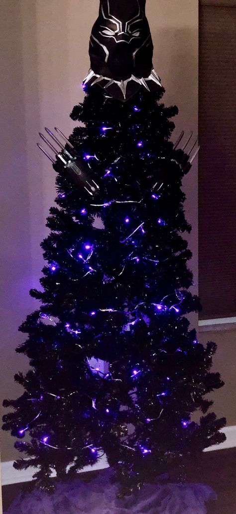 Black Panther Christmas Tree, Black Panther Christmas Tree Ideas, Black Panther Tree, Black Xmas Tree Decorating Ideas, Black Panther Christmas, Black Xmas Tree, Patriotic Christmas Tree, Marvel Christmas, Stranger Things Christmas