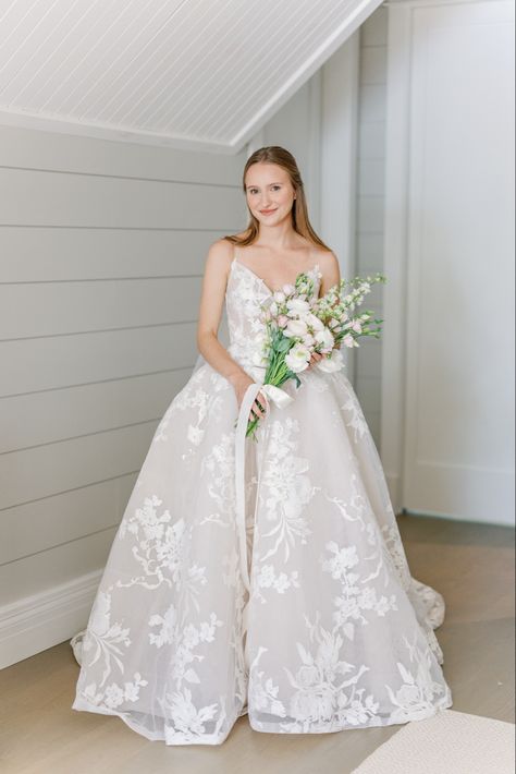 Night Gown Dress, Beautiful Wedding Gowns, Monique Lhuillier, Italian Wedding, Here Comes The Bride, Dream Dress, Ever After, Night Gown, Beautiful Weddings