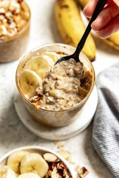 Learn how to make this delicious and simple peanut butter and banana overnight oats recipe, as well as some ways you can level up this great breakfast option. Banana Overnight Oats Recipe, Breakfast Meal Prep Recipes, Peanut Butter Banana Overnight Oats, Breakfast Meal Prep Ideas, High Fiber Breakfast, Healthy Breakfast Meal Prep, Peanut Butter And Banana, Overnight Oats Recipe Healthy, Banana Overnight Oats