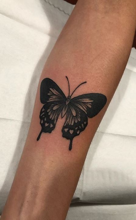 Butterfly Tattoo Cover Up, Borboleta Tattoo, Black Butterfly Tattoo, Mastectomy Tattoo, Butterfly Tattoo Meaning, Animal Tattoo Ideas, Tattoo Me, White Ferrari, Handpoke Tattoo