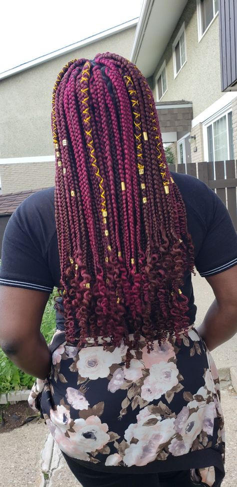 Burgundy and wine box braids to give you bold and beautiful look .#goddess #curls #singlebraids #burgundylover Wine Goddess Braids, Dark Red Goddess Braids, Black And Burgandy Braids, Medium Burgundy Box Braids, 1b/burgundy Braids, Single Braids, Goddess Braids, Box Braids, Braids