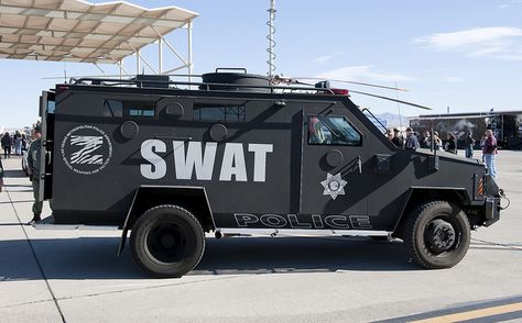 SWAT Truck. Swat Truck, Swat Police, Executive Protection, Police Truck, Low Rider Girls, Dually Trucks, Luxury Cars Rolls Royce, Armoured Vehicles, Police Gear