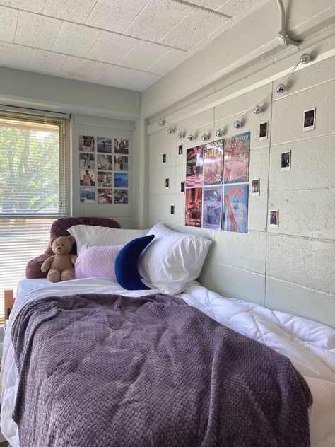 Dorm Room Ideas Taylor Swift, Taylor Swift Inspired Dorm Room, Dorm Room Purple Aesthetic, Taylor Swift Dorm Decor, Dorm Room Taylor Swift, Room Wall Decor Taylor Swift, Taylor Swift Room Decor Ideas, Taylor Swift Bedroom Ideas, College Dorm Room Aesthetic