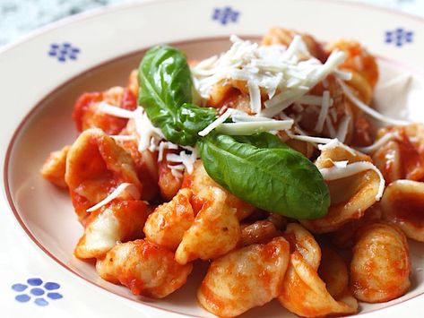 9 ricette di orecchiette da maestri Lapsang Souchong, Sweet And Sour Pork, Gnocchi, Puglia, Red Curry, Wine Recipes, Thai Red Curry, On The Road, The Road