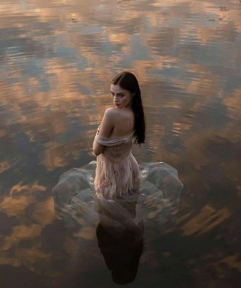 Fairy Photoshoot, Photo Halloween, Lake Photoshoot, Water Shoot, Nature Photoshoot, Dreamy Photography, Shotting Photo, Fantasy Photography, Photoshoot Themes