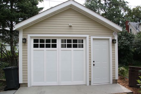 One Car Detached Garage | This garage is situated on a very small lot in South Minneapolis near ... Single Car Garage, Farmhouse Layout, Garage Plans Detached, Garage Builders, Backyard Garage, Steel Garage Doors, Plywood Boat, Backyard Layout, Small Garage