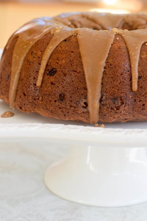 Applesauce Cake with Brown Sugar Frosting - West of the Loop Rosh Hashanah Desserts, Milky Way Cake, Brown Sugar Frosting, Applesauce Cake, Sugar Frosting, Types Of Cakes, Cake Lover, Milk Chocolate Chips, Rosh Hashanah